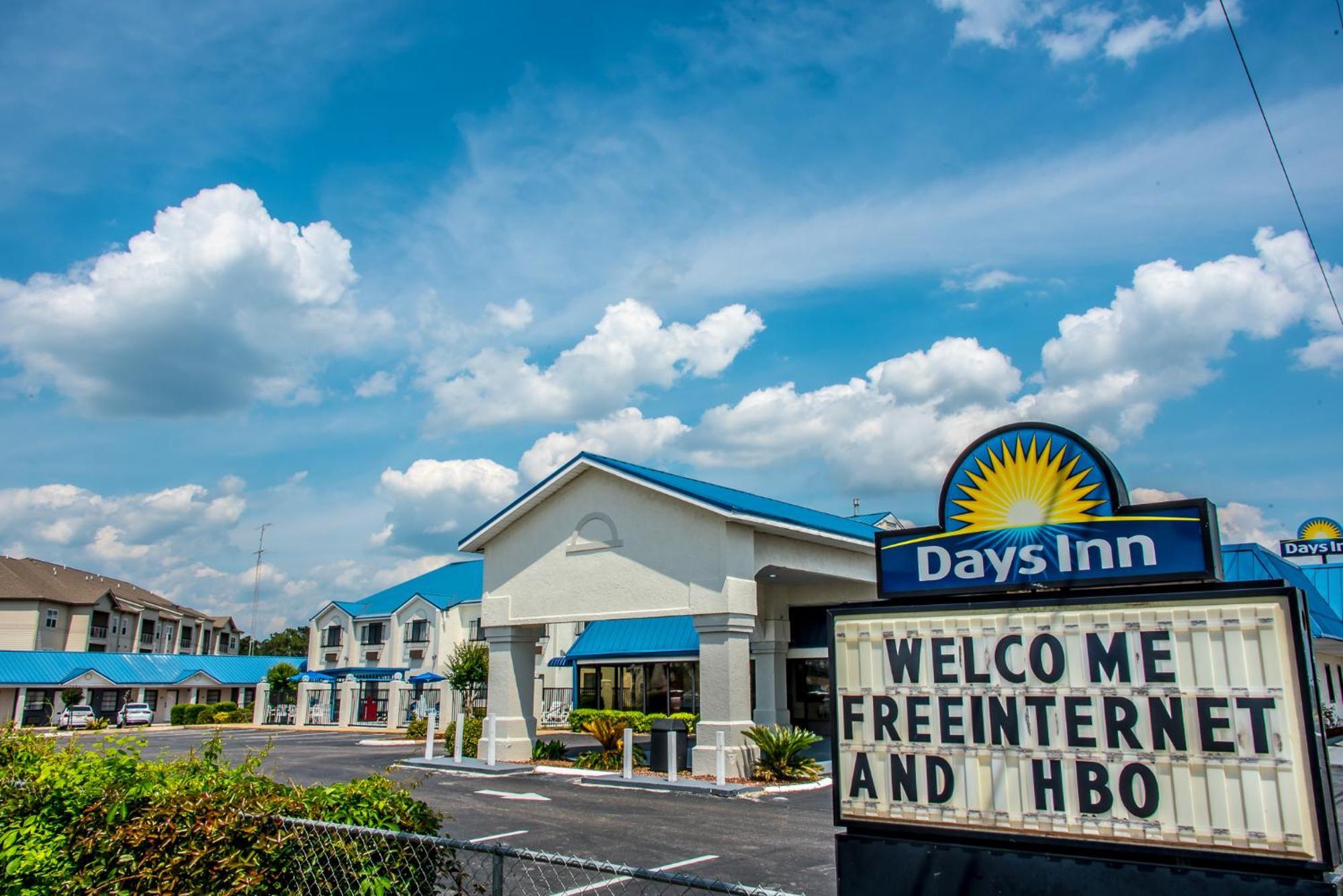 Days Inn By Wyndham Troy Εξωτερικό φωτογραφία